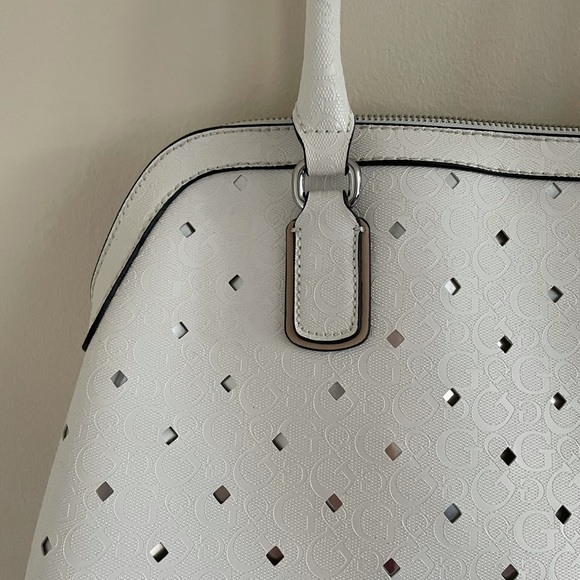 GUESS Rare White Tote Bag NWOT - Picture 5 of 15